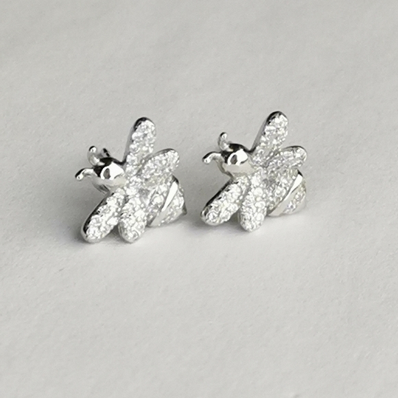 Cz Sterling silver bumble bee stud earrings 🆕 - Picture 3 of 8